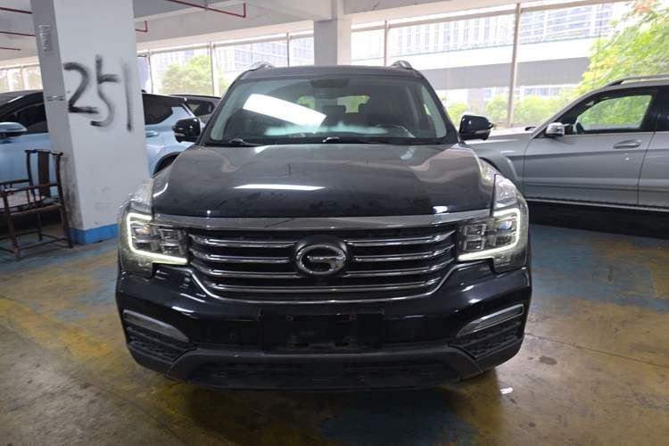 Used GAC Trumpchi GS8 2017 320T Two-Wheel Drive Luxury Smart Connectivity Version (7 Seats) Front