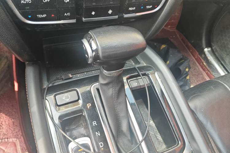 Used GAC Trumpchi GS8 2017 320T Four-Wheel Drive Luxury Smart Connectivity Version (7 Seats) Gear Lever