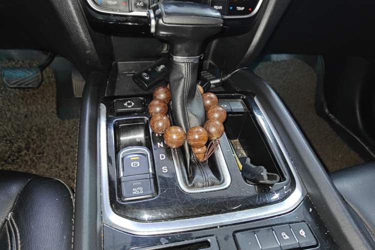 Used GAC Trumpchi GS8 2017 320T Two-Wheel Drive Luxury Smart Connectivity Version (7 Seats) Gear Lever