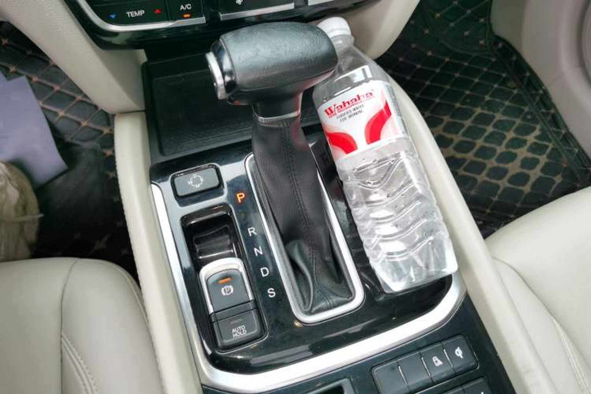 Used GAC Trumpchi GS8 2017 320T Two-Wheel Drive Prestige Version (7 Seats) Gear Lever