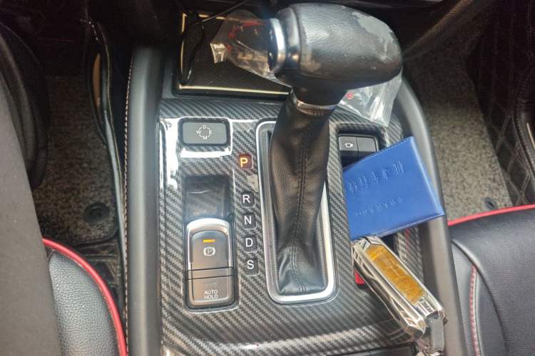 Used GAC Trumpchi GS8 2017 320T Two-Wheel Drive Luxury Smart Connectivity Version (7 Seats) Gear Lever