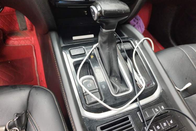 Used GAC Trumpchi GS8 2017 320T Two-Wheel Drive Luxury Smart Connectivity Version (7 Seats) Gear Lever