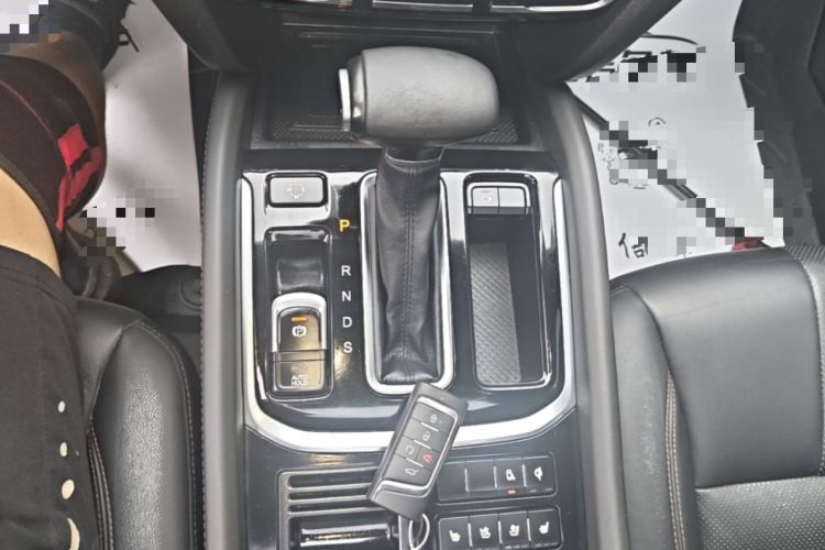 Used GAC Trumpchi GS8 2017 320T Two-Wheel Drive Luxury Smart Connectivity Version (7 Seats) Gear Lever