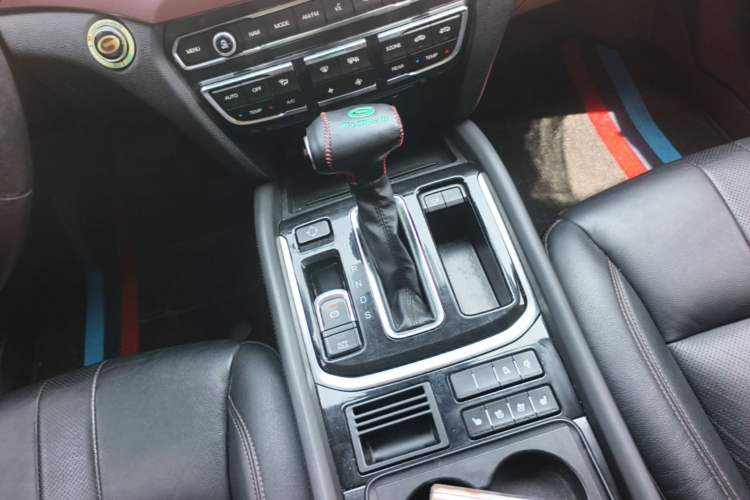 Used GAC Trumpchi GS8 2017 320T Two-Wheel Drive Luxury Smart Connectivity Version (7 Seats) Gear Lever