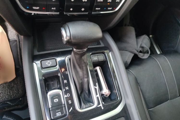 Used GAC Trumpchi GS8 2017 320T Two-Wheel Drive Luxury Smart Connectivity Version (7 Seats) Gear Lever
