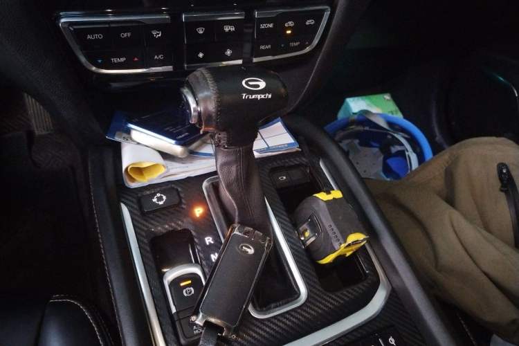 Used GAC Trumpchi GS8 2017 320T Two-Wheel Drive Luxury Smart Connectivity Version (7 Seats) Gear Lever