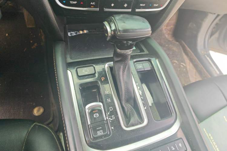 Used GAC Trumpchi GS8 2017 320T Two-Wheel Drive Luxury Smart Connectivity Version (7 Seats) Gear Lever