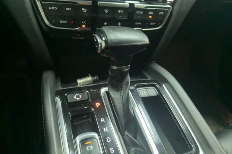 Used GAC Trumpchi GS8 2017 320T Four-Wheel Drive Luxury Smart Connectivity Version (7 Seats) Gear Lever