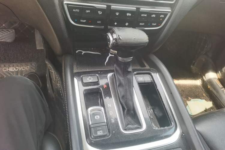 Used GAC Trumpchi GS8 2017 320T Two-Wheel Drive Luxury Smart Connectivity Version (7 Seats) Gear Lever