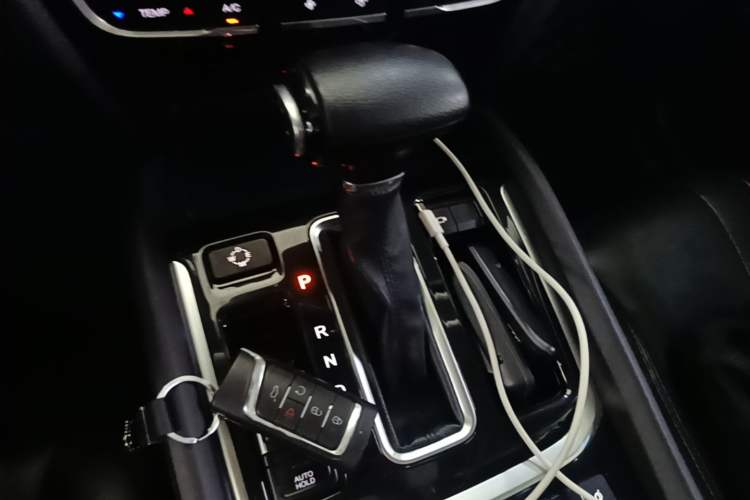 Used GAC Trumpchi GS8 2017 320T Two-Wheel Drive Luxury Smart Connectivity Version (7 Seats) Gear Lever
