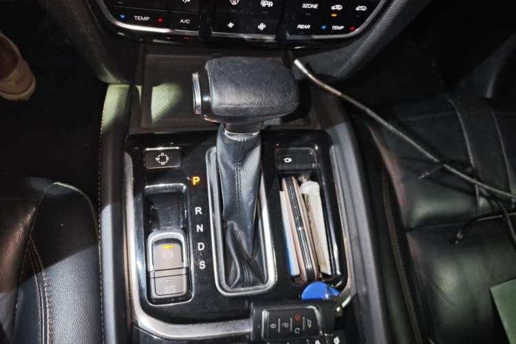 Used GAC Trumpchi GS8 2017 320T Four-Wheel Drive Luxury Smart Connectivity Version (7 Seats) Gear Lever
