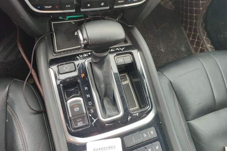 Used GAC Trumpchi GS8 2017 320T Two-Wheel Drive Luxury Smart Connectivity Version (7 Seats) Gear Lever