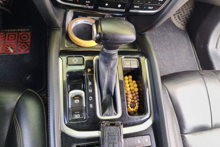 Used GAC Trumpchi GS8 2017 320T Two-Wheel Drive Luxury Smart Connectivity Version (7 Seats) Gear Lever