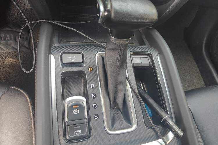 Used GAC Trumpchi GS8 2017 320T Two-Wheel Drive Luxury Smart Connectivity Version (7 Seats) Gear Lever
