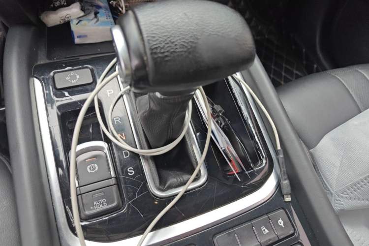 Used GAC Trumpchi GS8 2017 320T Two-Wheel Drive Luxury Smart Connectivity Version (7 Seats) Gear Lever