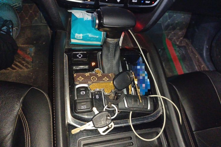 Used GAC Trumpchi GS8 2017 320T Two-Wheel Drive Luxury Edition (7 Seats) Gear Lever