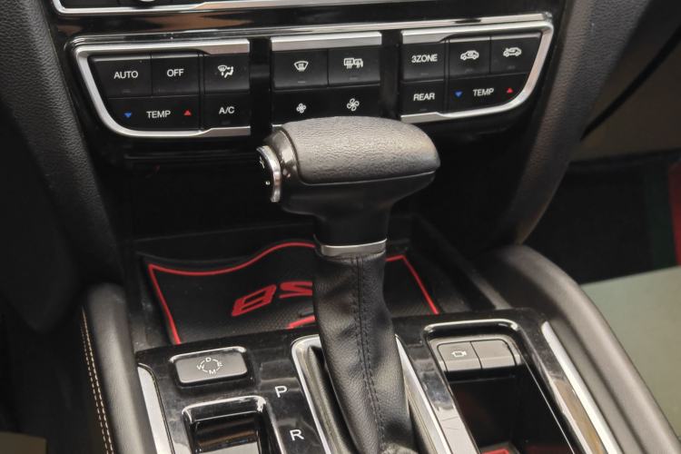 Used GAC Trumpchi GS8 2017 320T Two-Wheel Drive Luxury Smart Connectivity Version (7 Seats) Gear Lever