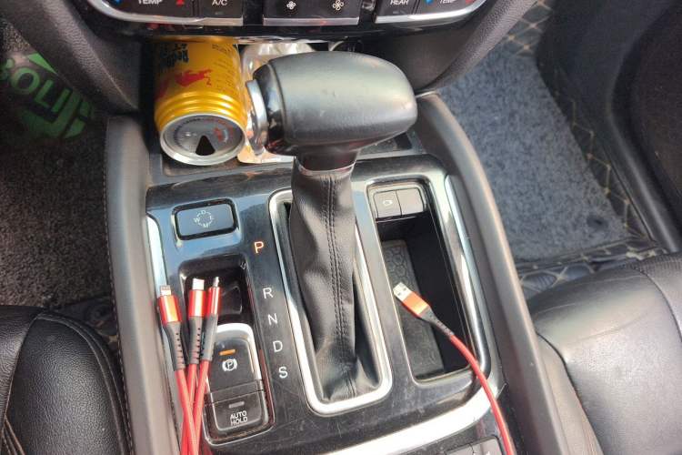 Used GAC Trumpchi GS8 2017 320T Two-Wheel Drive Luxury Smart Connectivity Version (7 Seats) Gear Lever