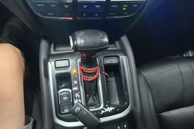 Used GAC Trumpchi GS8 2017 320T Two-Wheel Drive Luxury Edition (7 Seats) Gear Lever