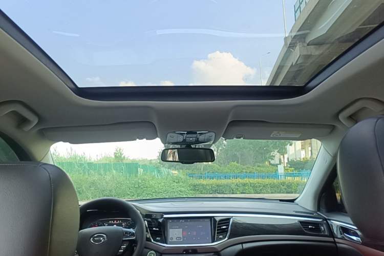 Used GAC Trumpchi GS8 2017 320T Two-Wheel Drive Luxury Smart Connectivity Version (7 Seats) Headliner