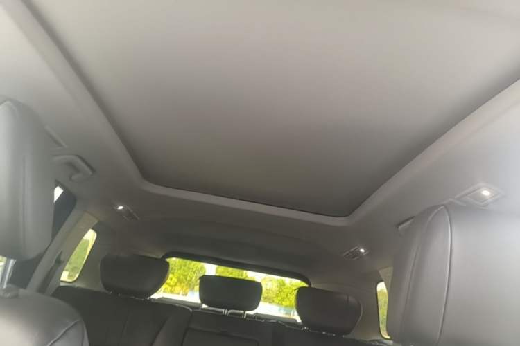Used GAC Trumpchi GS8 2017 320T Two-Wheel Drive Luxury Smart Connectivity Version (7 Seats) Headliner