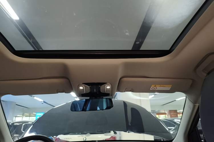 Used GAC Trumpchi GS8 2017 320T Two-Wheel Drive Luxury Smart Connectivity Version (7 Seats) Headliner