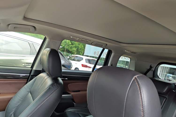 Used GAC Trumpchi GS8 2017 320T Two-Wheel Drive Luxury Smart Connectivity Version (7 Seats) Headliner