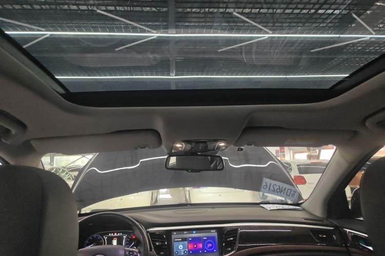 Used GAC Trumpchi GS8 2017 320T Two-Wheel Drive Luxury Smart Connectivity Version (7 Seats) Headliner