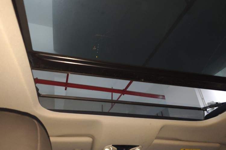 Used GAC Trumpchi GS8 2017 320T Two-Wheel Drive Luxury Smart Connectivity Version (7 Seats) Headliner