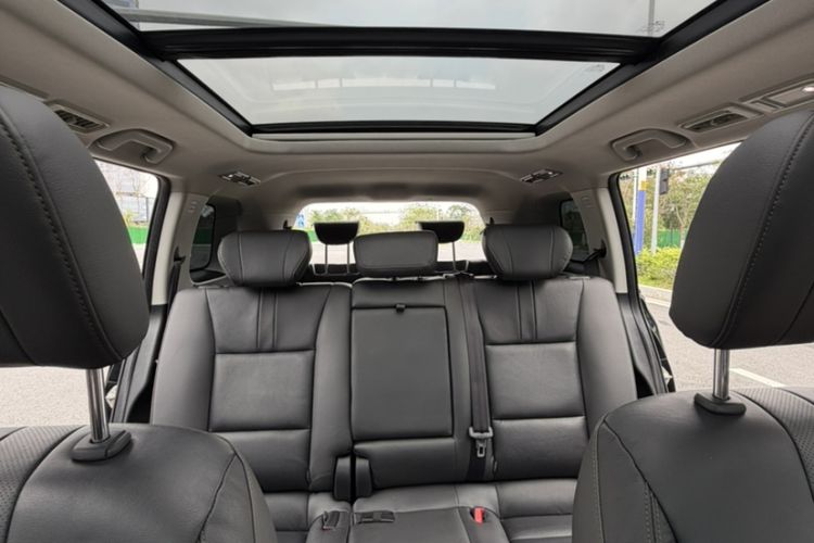 Used GAC Trumpchi GS8 2017 320T Two-Wheel Drive Luxury Smart Connectivity Version (7 Seats) Headliner