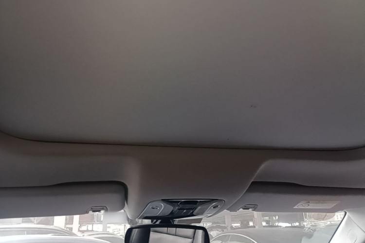 Used GAC Trumpchi GS8 2017 320T Two-Wheel Drive Luxury Smart Connectivity Version (7 Seats) Headliner