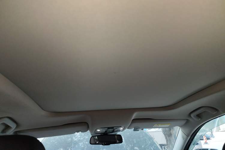 Used GAC Trumpchi GS8 2017 320T Two-Wheel Drive Luxury Smart Connectivity Version (7 Seats) Headliner