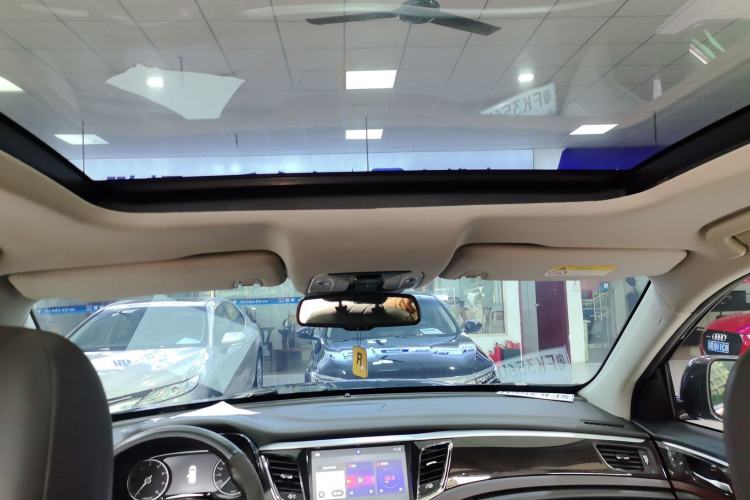 Used GAC Trumpchi GS8 2017 320T Two-Wheel Drive Luxury Smart Connectivity Version (7 Seats) Headliner