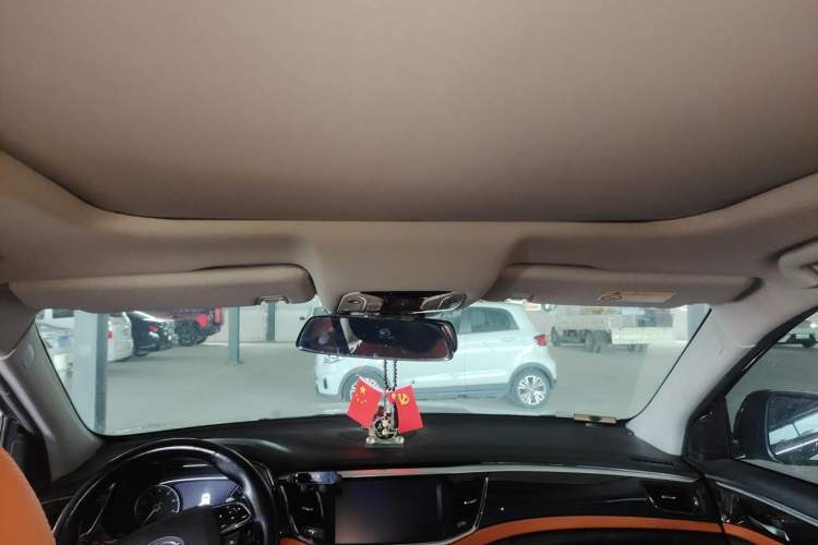 Used GAC Trumpchi GS8 2017 320T Two-Wheel Drive Luxury Smart Connectivity Version (7 Seats) Headliner