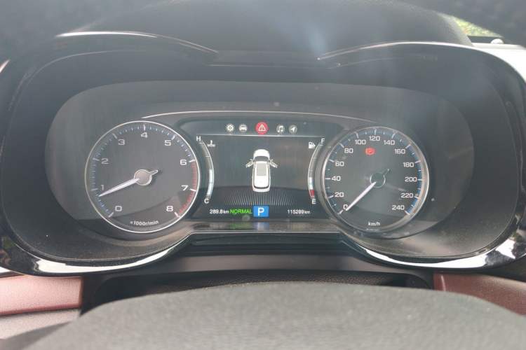 Used GAC Trumpchi GS8 2017 320T Two-Wheel Drive Luxury Smart Connectivity Version (7 Seats) Instrument Cluster