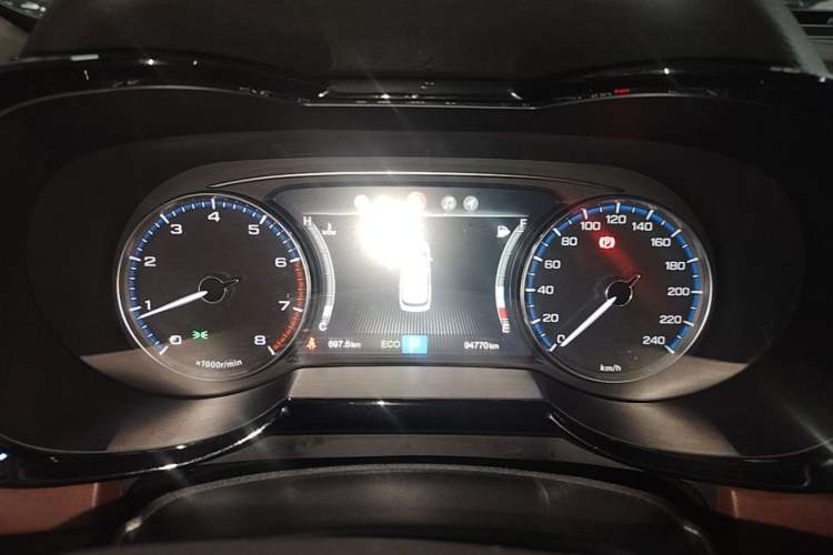 Used GAC Trumpchi GS8 2017 320T Two-Wheel Drive Luxury Smart Connectivity Version (7 Seats) Instrument Cluster