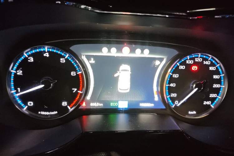 Used GAC Trumpchi GS8 2017 320T Two-Wheel Drive Luxury Smart Connectivity Version (7 Seats) Instrument Cluster