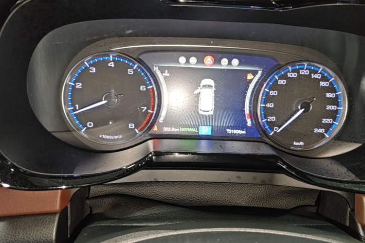 Used GAC Trumpchi GS8 2017 320T Two-Wheel Drive Luxury Smart Connectivity Version (7 Seats) Instrument Cluster
