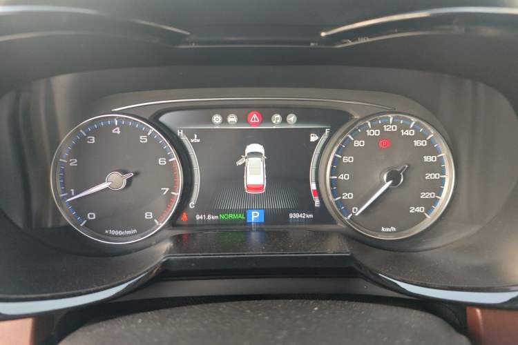 Used GAC Trumpchi GS8 2017 320T Two-Wheel Drive Luxury Smart Connectivity Version (7 Seats) Instrument Cluster