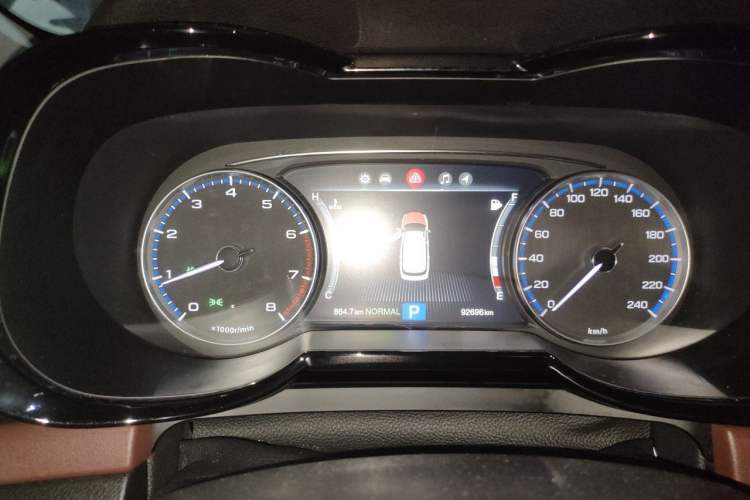 Used GAC Trumpchi GS8 2017 320T Two-Wheel Drive Luxury Smart Connectivity Version (7 Seats) Instrument Cluster