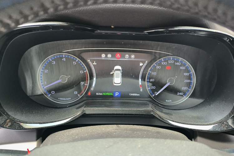 Used GAC Trumpchi GS8 2017 320T Two-Wheel Drive Prestige Version (7 Seats) Instrument Cluster
