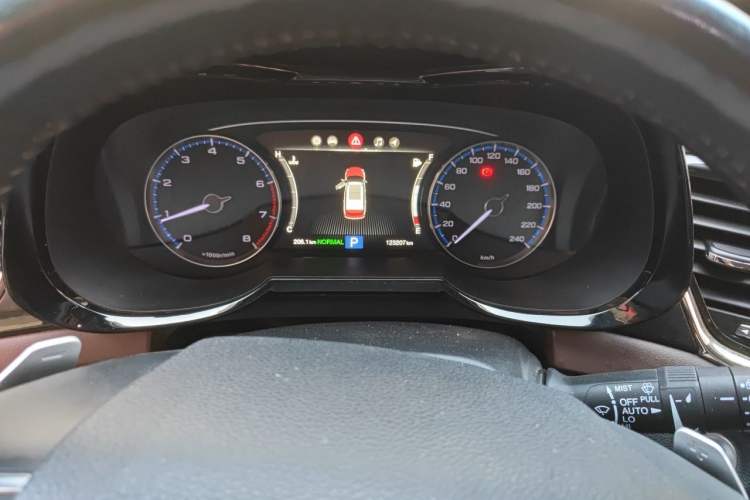Used GAC Trumpchi GS8 2017 320T Two-Wheel Drive Luxury Smart Connectivity Version (7 Seats) Instrument Cluster