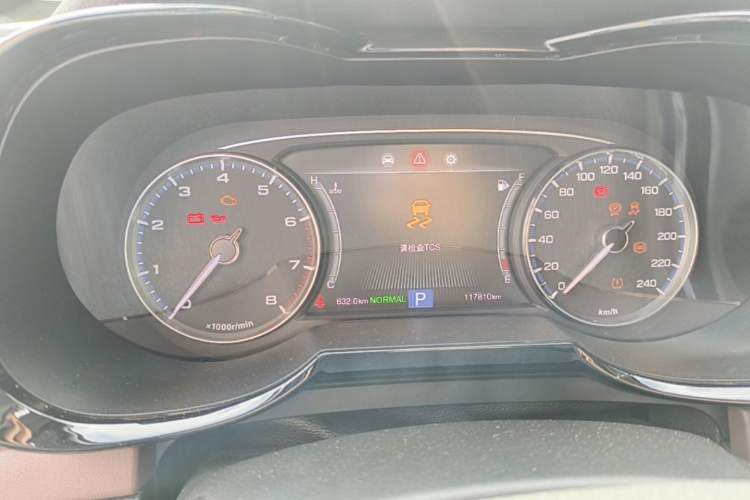 Used GAC Trumpchi GS8 2017 320T Two-Wheel Drive Luxury Smart Connectivity Version (7 Seats) Instrument Cluster