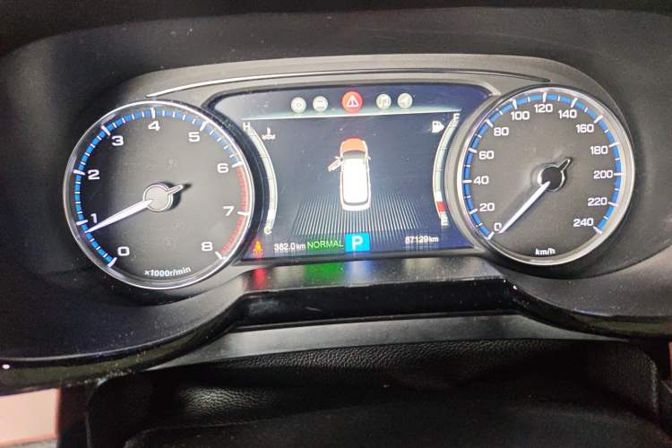Used GAC Trumpchi GS8 2017 320T Two-Wheel Drive Luxury Smart Connectivity Version (7 Seats) Instrument Cluster