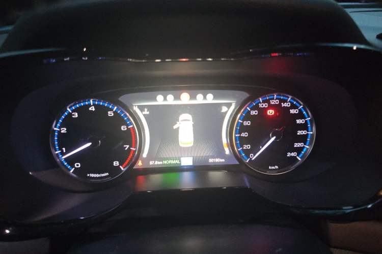 Used GAC Trumpchi GS8 2017 320T Two-Wheel Drive Prestige Version (7 Seats) Instrument Cluster
