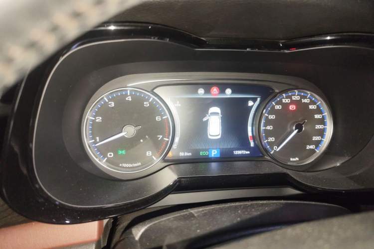 Used GAC Trumpchi GS8 2017 320T Two-Wheel Drive Luxury Edition (7 Seats) Instrument Cluster