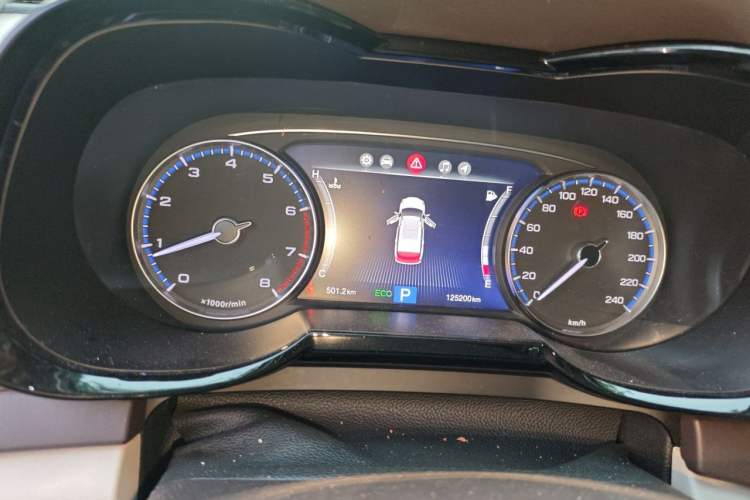 Used GAC Trumpchi GS8 2017 320T Two-Wheel Drive Luxury Smart Connectivity Version (7 Seats) Instrument Cluster