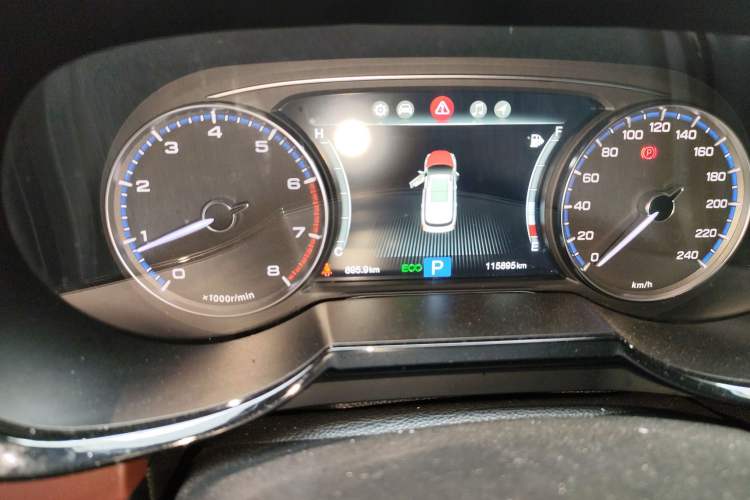 Used GAC Trumpchi GS8 2017 320T Two-Wheel Drive Luxury Smart Connectivity Version (7 Seats) Instrument Cluster