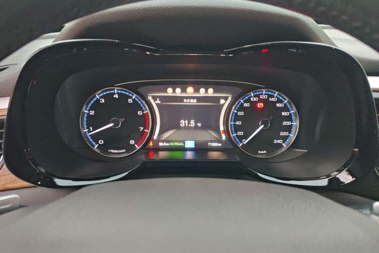 Used GAC Trumpchi GS8 2017 320T Two-Wheel Drive Luxury Smart Connectivity Version (7 Seats) Instrument Cluster