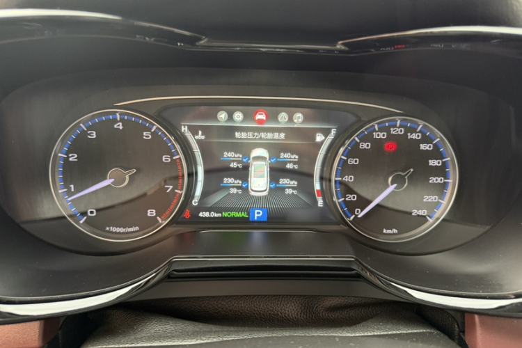 Used GAC Trumpchi GS8 2017 320T Two-Wheel Drive Prestige Version (7 Seats) Instrument Cluster